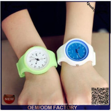 Yxl-968 Geneva Jelly Quartz Relojes para Hombres Mujeres Unsex Vestido Reloj de Silicona Reloj Relojes Mujer Ladies Bangle Relojes Baratos